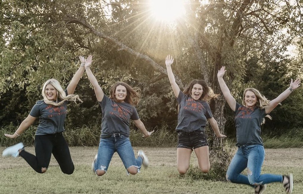 ECUTigerUpdates's tweet photo. Attention incoming ECU freshmen. Meet the ECU Class if 2024! Follow @ecutigers2024 on Instagram. 
📷: KB Photography
#ecutigers #ecutiger #ecutigers2024 #futuretiger https://t.co/h9zzBFXTPS