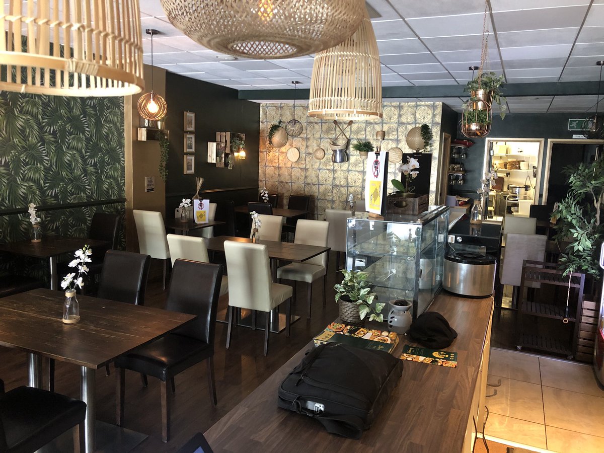 dhbusiness's tweet photo. 2nd EPoS install today at Little Thai Dundonald. Not just a great customer but fantastic food and a great evening out #restaurantbusiness #restaurantpos #epos #pointofsale #icrtouch #PocketTouch #takeaway #onlineordering #belfasthour https://t.co/UeeCOGZB7l