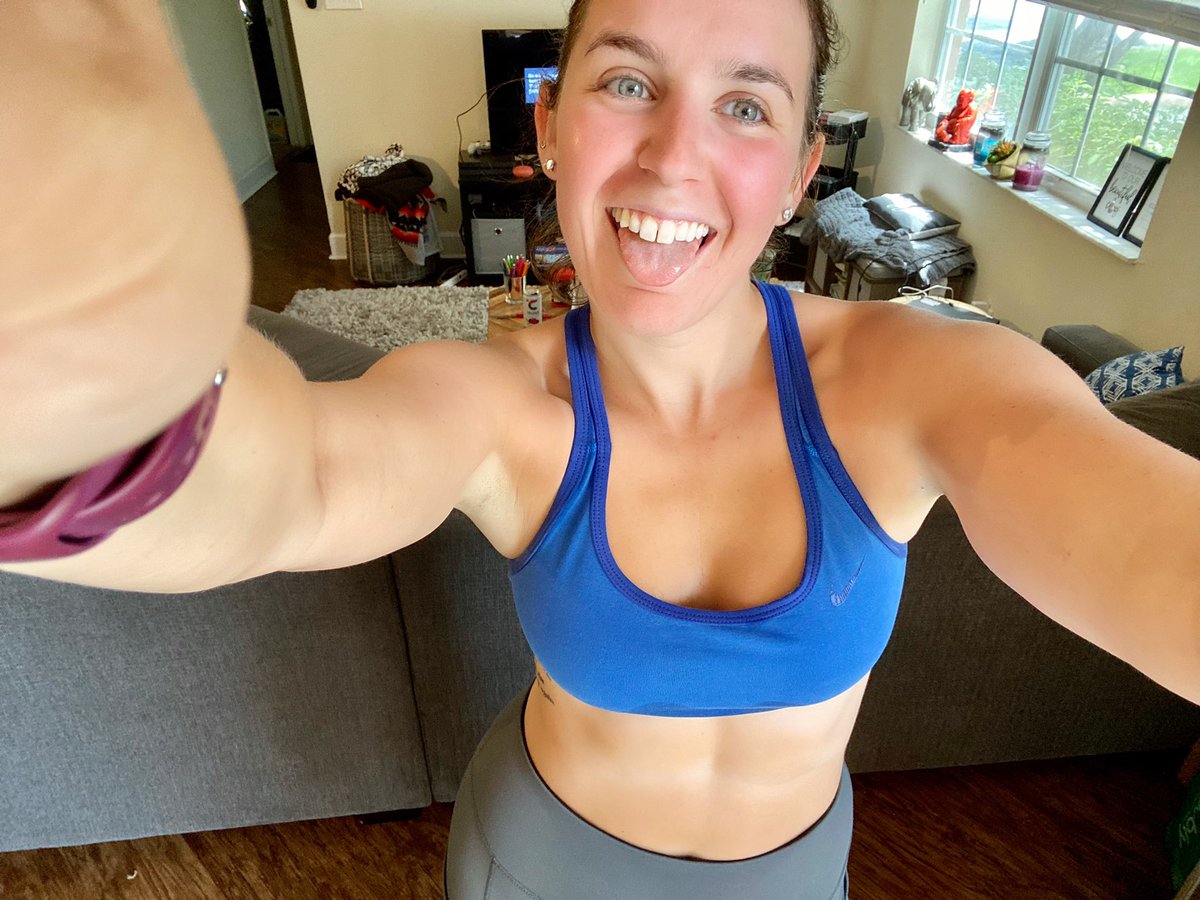 tayrosenberg's tweet image. Started my fitness goal in January of 2019, we are now in July of 2020 and I’m feeling outstanding. I’m 25 healthy pounds down from then and I run now!! Healthy and happy are a good look my friends :,)