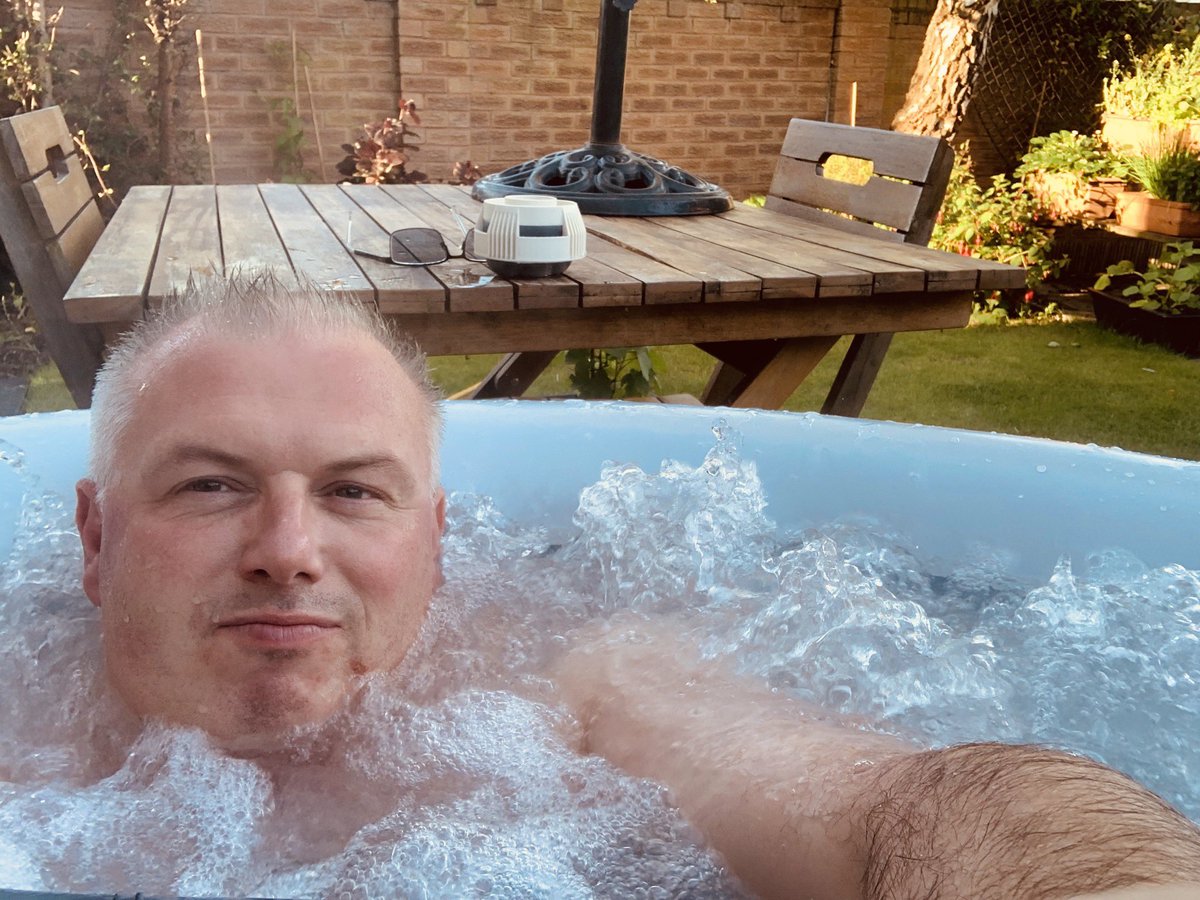 rchiverrell's tweet photo. Celebrating my last Research Strategy Group with contributions to another @BRITICECHRONO paper submitted, two others commented on, two more to do in rest of week, oh beers haircut and bubbles #anyorder but def in order https://t.co/gF79nweyEM