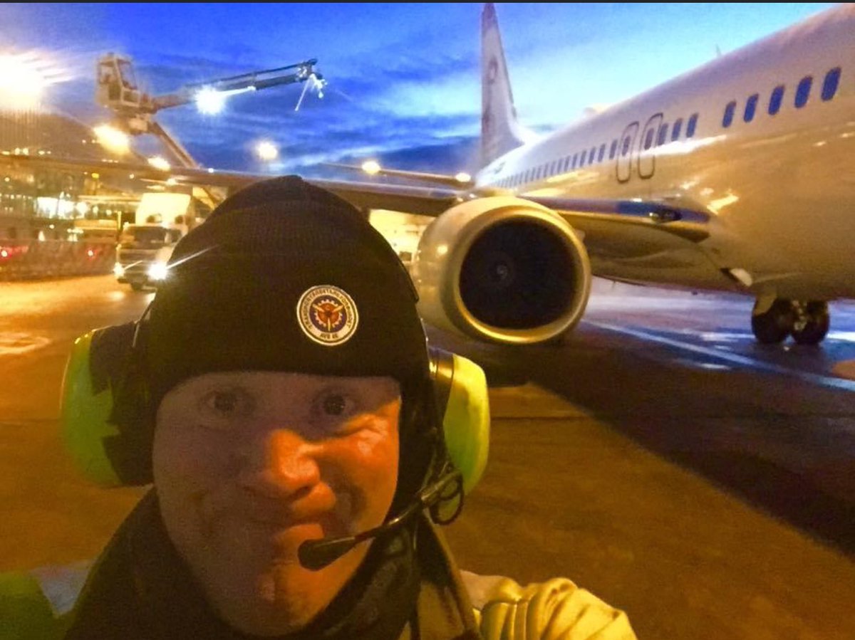 celticswede's tweet photo. De-Icing #LoadMasterLife ✈️ ARN Stockholm -20 🥶🥶🥶🏴󠁧󠁢󠁳󠁣󠁴󠁿🇸🇪🇪🇺 https://t.co/VmG1io4d9Z
