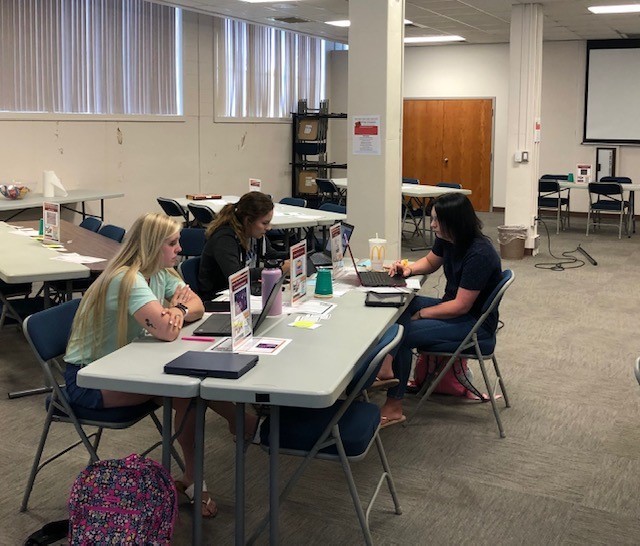 hays489's tweet photo. 8 Days of Awesome...Continues..

Our teachers never stop learning because life never stops teaching.

#EveryStudentEveryDay489 https://t.co/ylfNyOrEsv