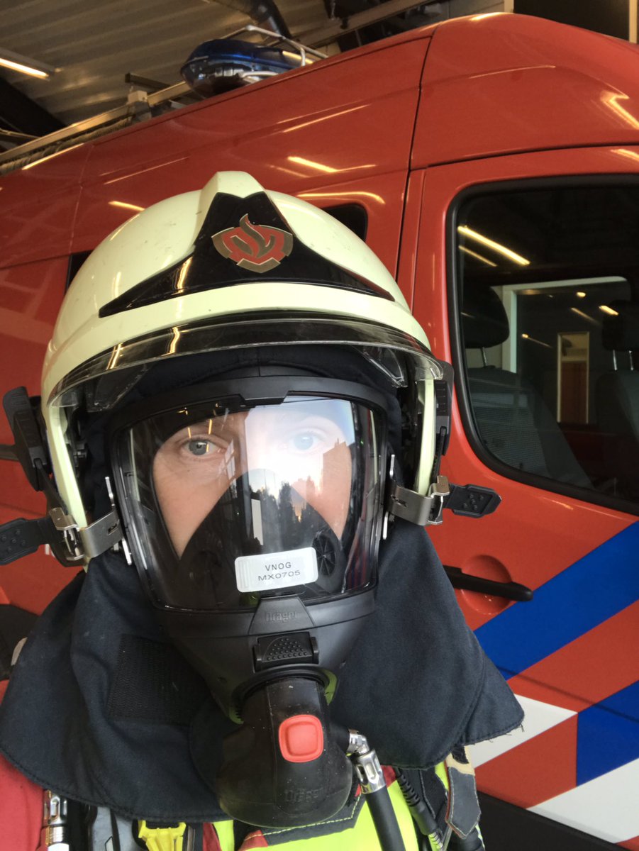 brwelspeet's tweet photo. Vanavond uitleg van nieuwe ademluchttoestellen en maskers @VNOGregio . Erg mooi en prettig qua draagcomfort๐ #drager #toekomstproof https://t.co/CBYqiFXHmX