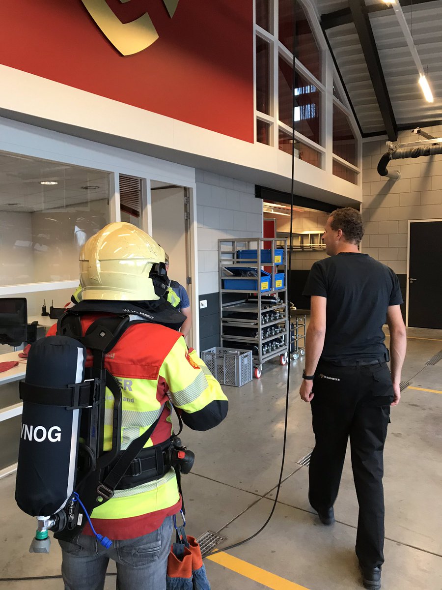 brwelspeet's tweet photo. Vanavond uitleg van nieuwe ademluchttoestellen en maskers @VNOGregio . Erg mooi en prettig qua draagcomfort๐ #drager #toekomstproof https://t.co/CBYqiFXHmX