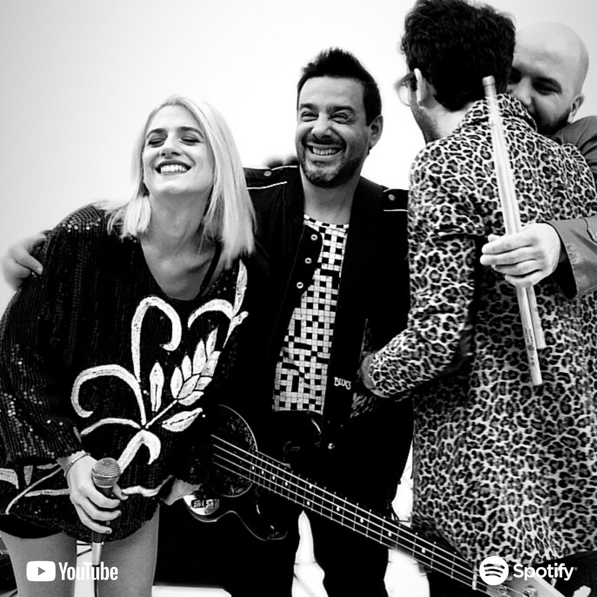 Amigos unidos por la música 🎤 #FelizDiaDelAmigo
