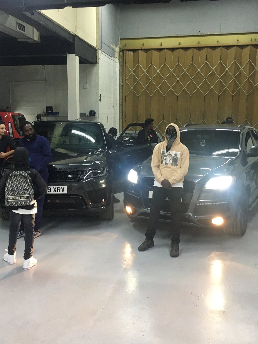 joeypnotts's tweet photo. #THEGETBACK 💿 OUT SOON
#40CALIBER 🎥 loading... https://t.co/qhMuXtzHQG