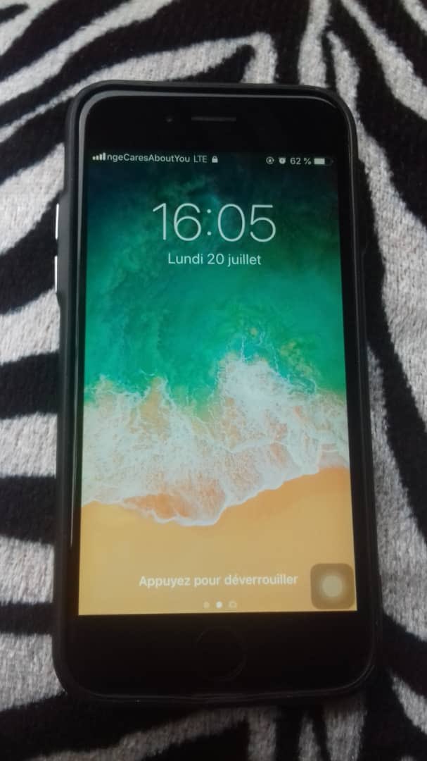 PassiTronics's tweet photo. Bonsoir Twitter 

Je vends mon iphone 6 64g

Etat Batterie : 89%
Etat du téléphone : 9.5/10

Zéro fissure sur l’écran
Zero soucis
Tout ok ✅

🏷 80.000 Fcfa

☎️ https://t.co/KTMRPRGFyZ

📍Douala Uniquement

Vendu avec la pochette si vous voulez

RT appréciés stp c’est urgent 🥺🙏🏾 https://t.co/5HQmJzk9la