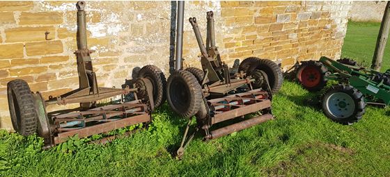 HarlestoneCC's tweet photo. HCC have two sets of Gang Mowers for sale. They are Ransomes Mk13 (shown on the tractor) and Ransomes Mk10 (shown against the wall)
If anyone is interested, please email harlestonecc@hotmail.co.uk or DM us for a price. Thx ! https://t.co/XfaGbtcaHz