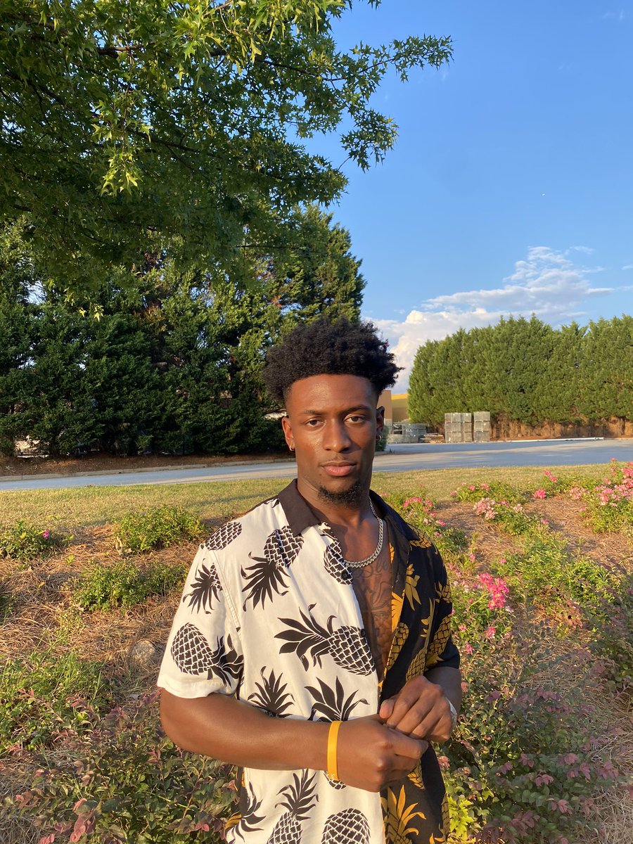 tim0thyy_'s tweet photo. 🍍 https://t.co/EfUVZvecyH