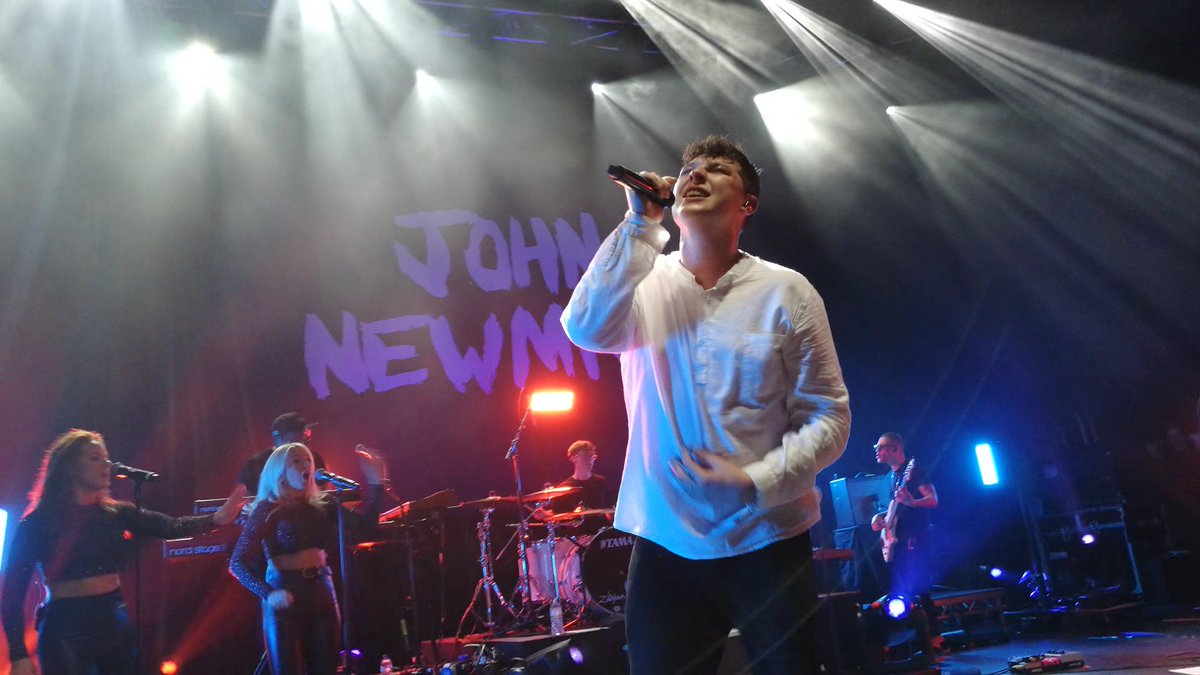 janulka242's tweet photo. @ThatEricAlper For me one of the best musician
and singer @JohnNewmanMusic
πππ
#havirovskeslavnosti Czech Repub.
#blueballsfestival Switzerland
#concordebrighton England
#o2shepherdsbushlondon England https://t.co/MazkKMIlg0