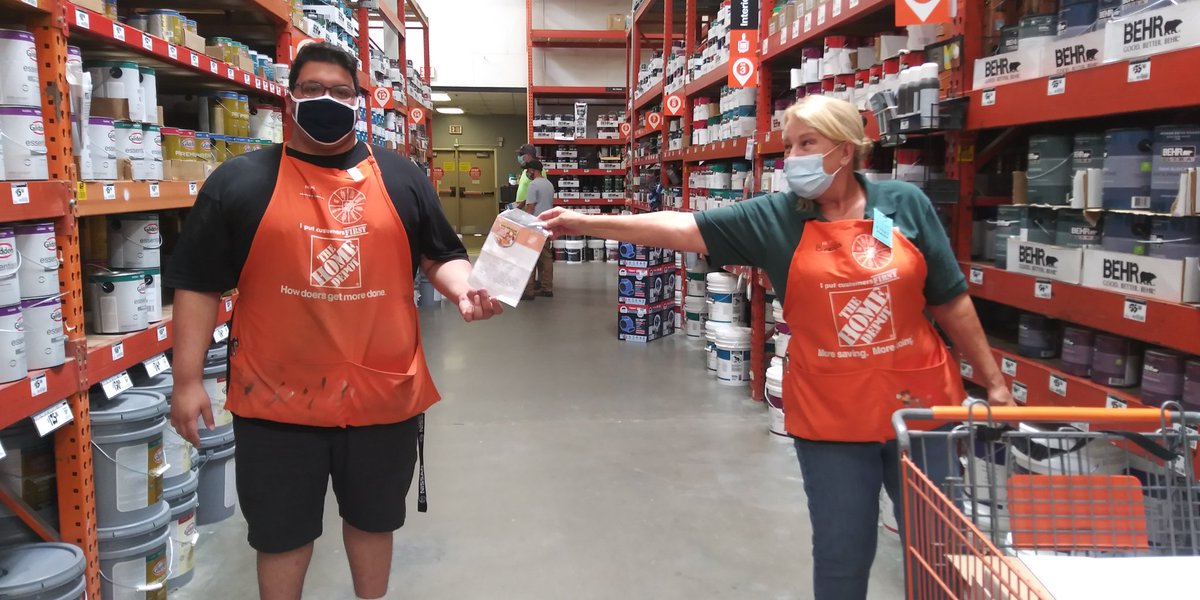 souls4ever1's tweet photo. Ivan always doing the right thing for Dept. 24! Thank you! https://t.co/YmpegSW1i9
