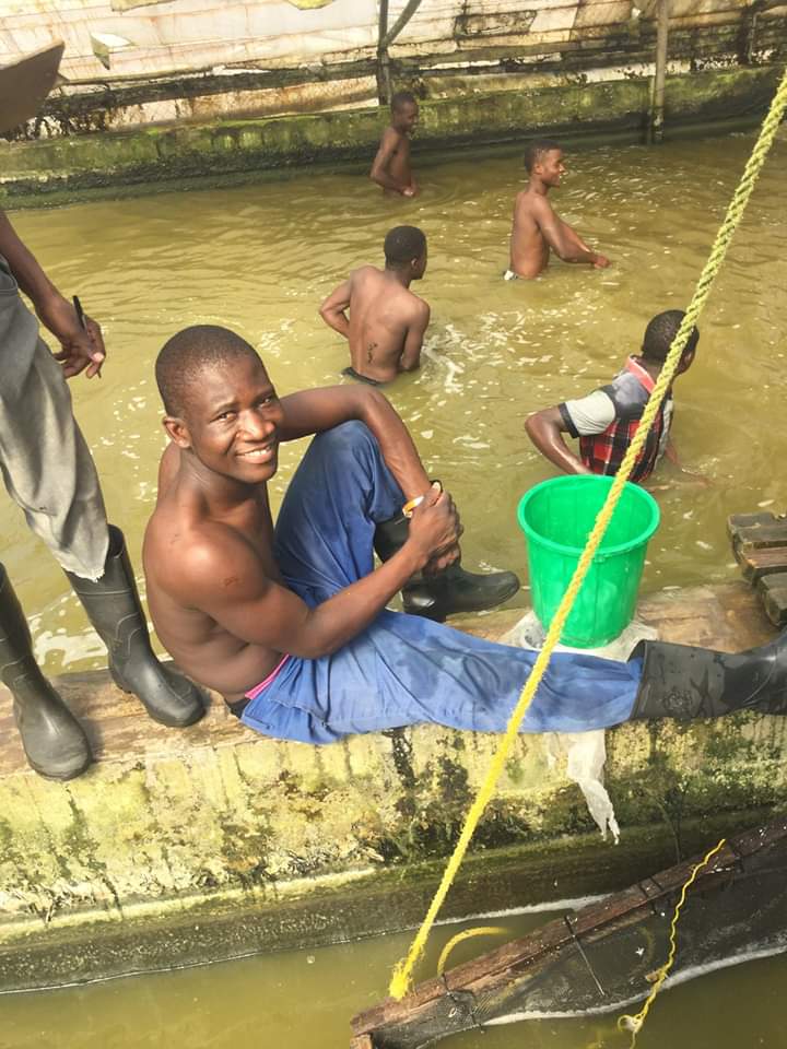 aquageimprove's tweet photo. HelpThem to Be #FishProducers they #TurnHappy and #GetSmile #AfricanYouth_FishProducers. Fish for #SDGs #Livelihood, #Health and #Happiness @aquageimprove https://t.co/njT99p4jcw