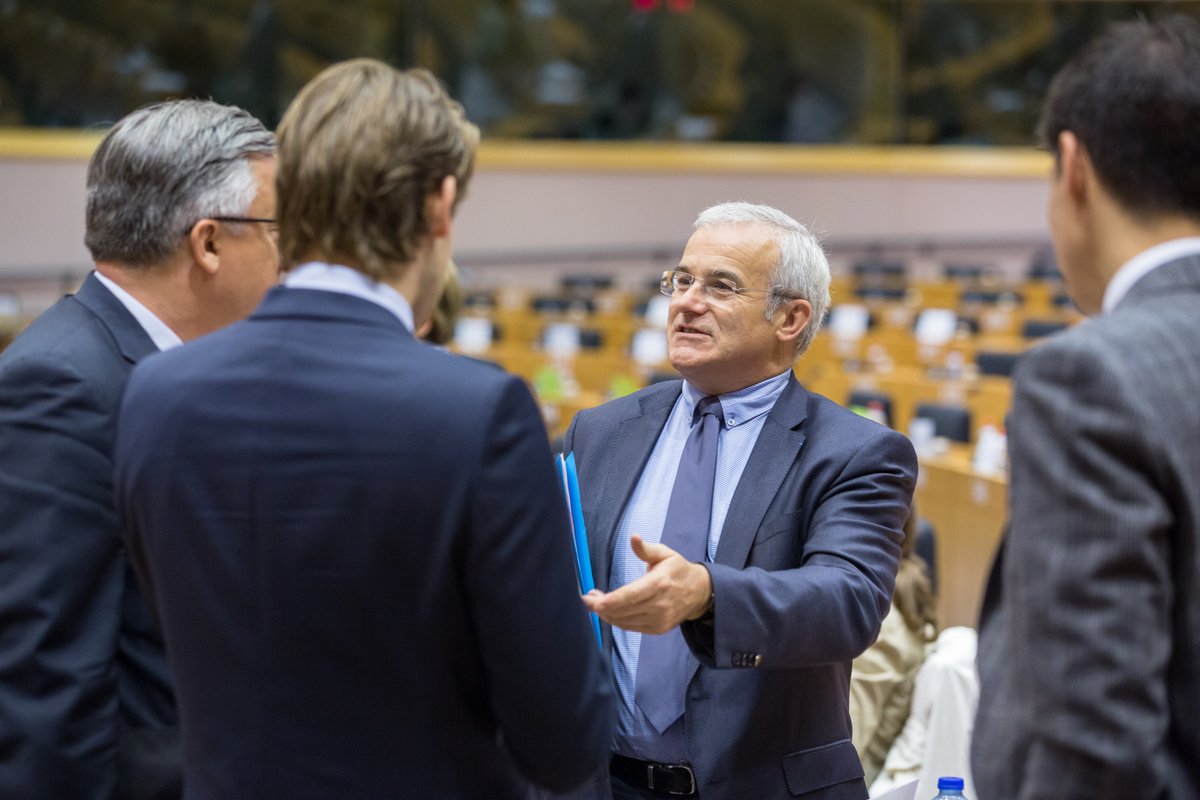 LePetitReporte1's tweet photo. [SÉNATORIALES] @MichelDANTIN a présenté, conjointement à @MartineBerthet , sa candidature au Sénat, en vue des élections du 27 septembre prochain. Leurs suppléants seront Sophie Vernet, maire de Montricher-Albanne et Jean-Marc Vial, adjoint au maire de @aixlesbainsfr https://t.co/RnzPrSMKGD