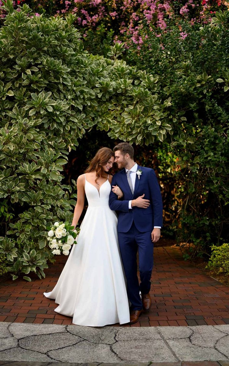 whitelacellc's tweet photo. This simple and utterly chic ballgown from Essense of Australia is the statement of every modern bride’s dreams!

Book Now:
https://t.co/g1jHfWgmb7

#indianapa #whitelacebridal #bridalgown #weddingdress #essesneofaustralia https://t.co/GaWVAX1pMQ