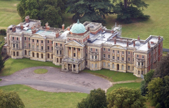 charliebadger99's tweet photo. X
Clare Hazell, Countess of Iveagh, resigns from National Society foe the prevention of Cruelty to Children (NSPCP) due to Epstein links and numerous flights on his Lolita Express.
Scenes from Eyes Wide Shut were filmed at Elveden Hall, her home in Suffolk. 
The dots...The dots. https://t.co/mXGXMWgPLb