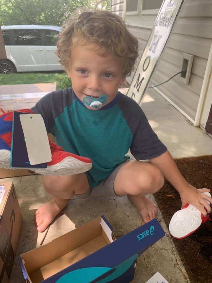 CoachBowmanNE's tweet photo. Owen got his first pair of wrestling  shoes today! https://t.co/gyZelWKsjH