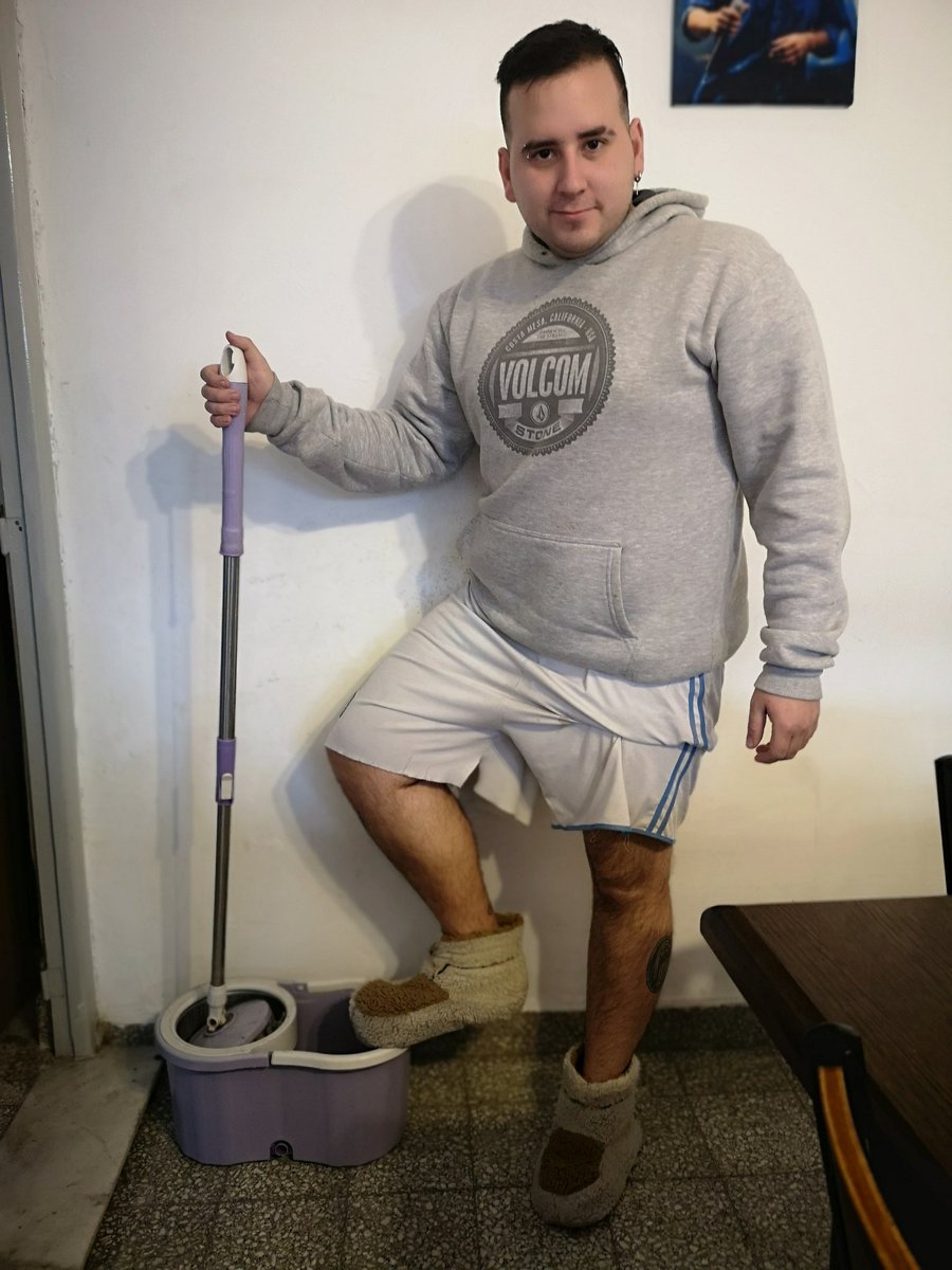 Mate_1889's tweet photo. Cuando lo pedís por Internet / cuando te llega a casa. #TurboMatic https://t.co/DyPwDowmJ7