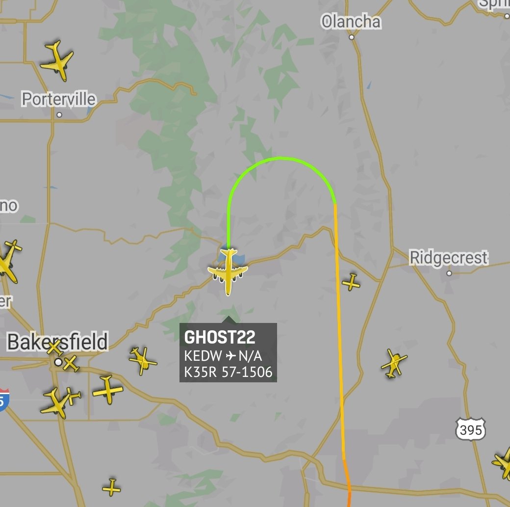 is_keelu's tweet photo. USAF 
Boeing KC-135R Stratotanker 
Spotted over #California 

#GHOST22 57-1506 https://t.co/43EIzaq7RC