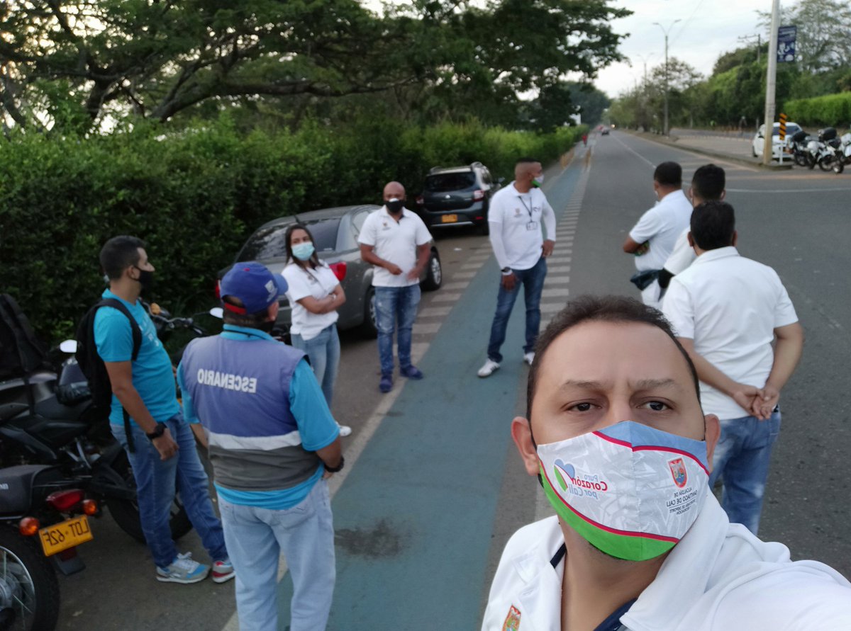 hefamome314's tweet photo. #CaliUnidaPorLaVida contento con la socialización de nuestras actividades con @JorgeIvanOspina y @CarlosADiago, Gracias equipo de Subsecretaría de fomento @JoanOsorio, #PromotoresDeportivosYRecreativ9s @SecDeporteCali https://t.co/aYybtd5iUY