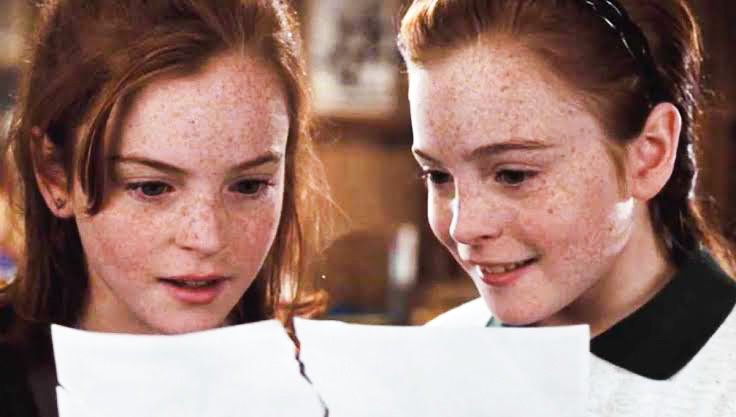 ImagenRetro's tweet photo. Un día como hoy pero de 1998, se estrenó en Estados Unidos "Juego de Gemelas", siendo esta película el debut de Lindsay Lohan en la pantalla grande. https://t.co/25W4q9wOlJ