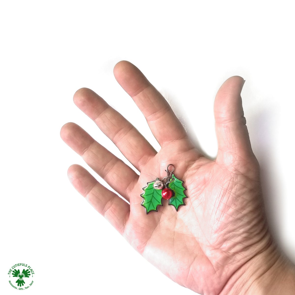 DIYcutiefuls's tweet photo. Feeling the #Christmas spirit? I love these Traditional Christmas Stitch Markers with the Holly Plant leaves and the two Jingle Bells! (https://t.co/UqBTttOwJs)
#etsy .@etsy #christmasinjuly #progresskeeper #knit #crochet #craftychaching #elevenseshour #shoppershour #epiconetsy https://t.co/FDn2QuIxVV