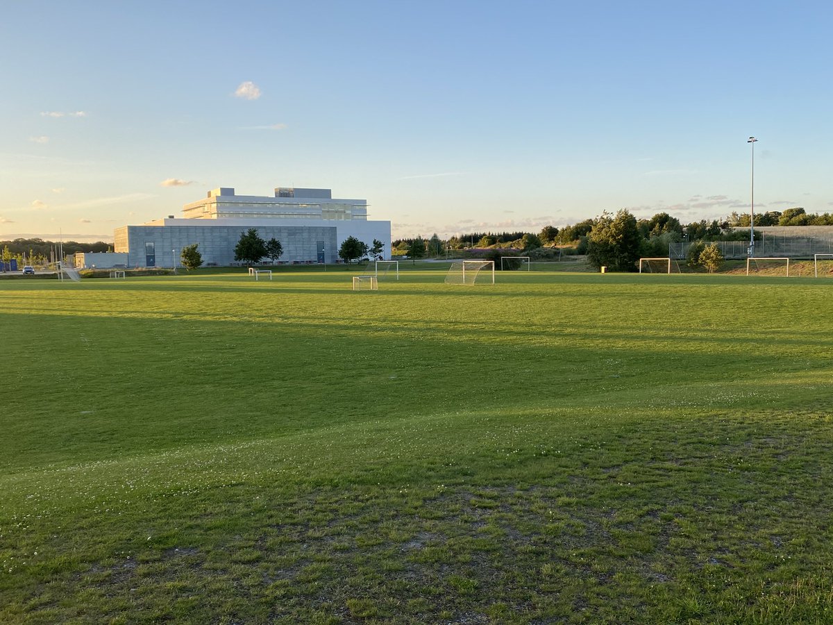 nygaard_lars's tweet photo. @Bruun6eren Hej @Bruun6eren #herermitstadion Fantastisk livsbekræftende og dansk! Opdagede at det nyeste lokale stadion her i 8-6-6-0 Skanderborg Fælled ikke var med så hermed en lille fotoserie næsten live herfra. Tak, Morten👍🇩🇰 https://t.co/MxhuXcps3D