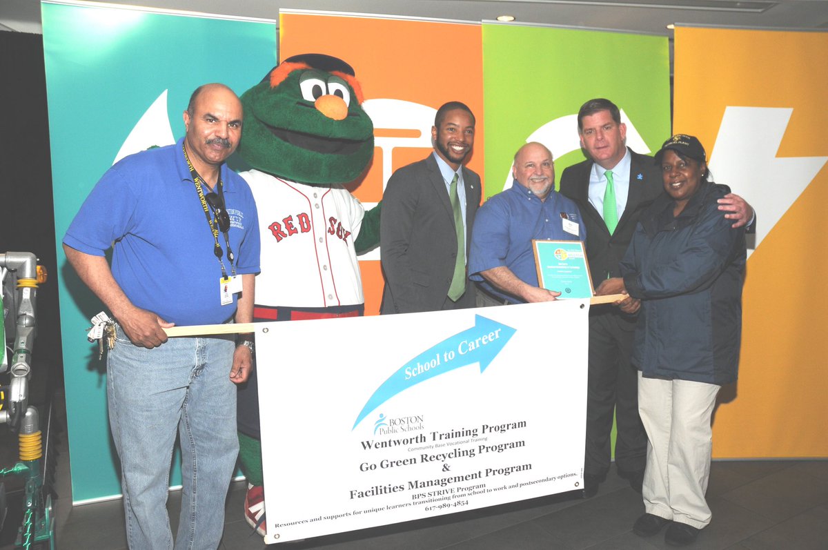 StriveWTP's tweet photo. Thank you Mayor Marty Walsh (@marty_walsh ) for your endless support of STRIVE Wentworth Training Program! 

Visit https://t.co/1Du5Y1DuXJ for  more information on the program. 

#StridesForSTRIVE #Redsox https://t.co/us6QHhYdU4