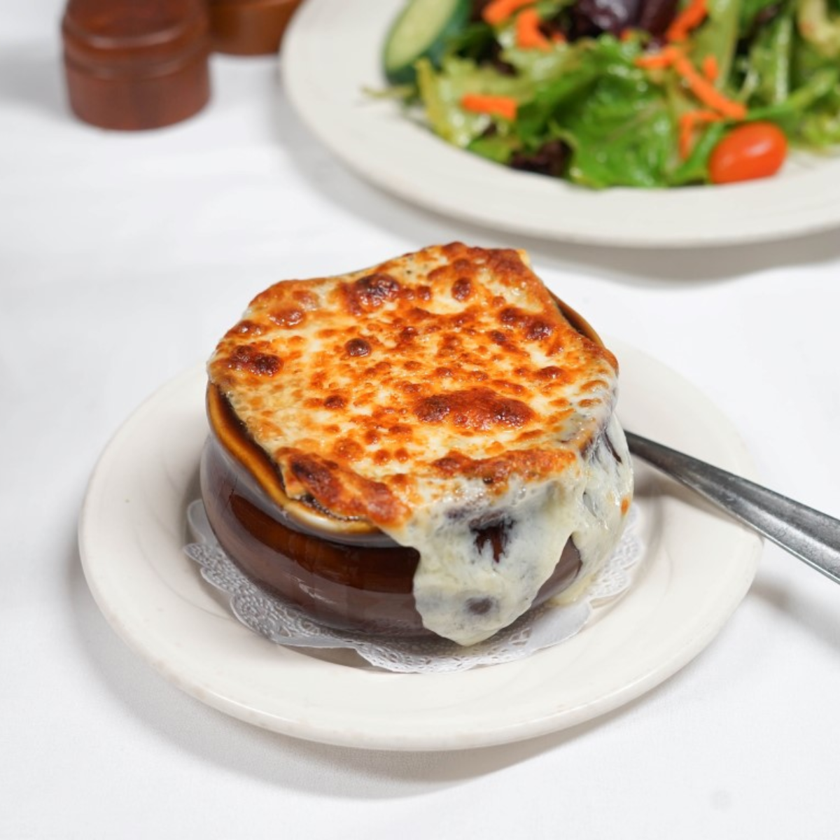 BrazenHeadRest's tweet image. If you've ever wondered what love tastes like, then you need to try a spoonful of our French onion gratinee.