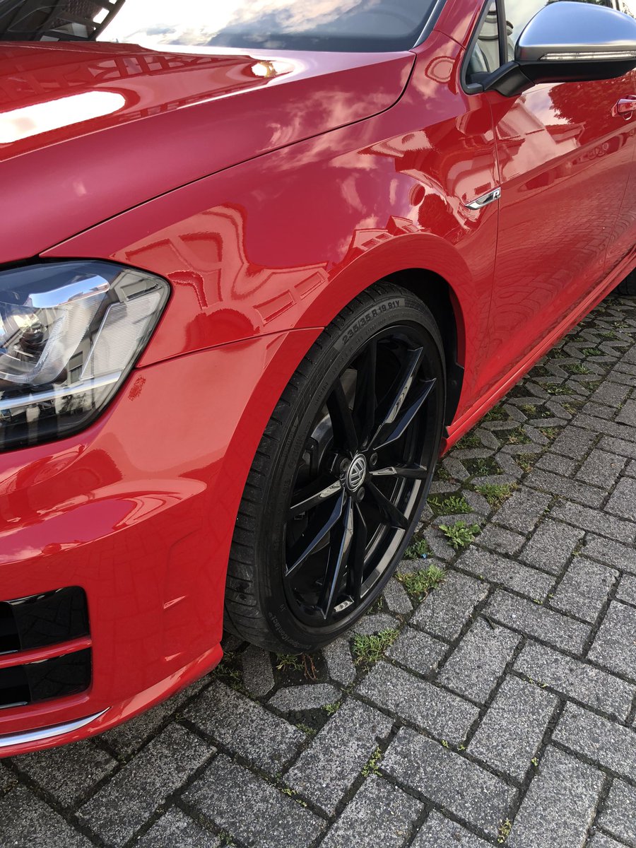 MatthiasKirchho's tweet photo. Car Factory Bergkamen 👍#geil #glanz #bergkamen #keramik #aufbereitung #profis #folgen #autopic #autoglanz #profis #dasbeste #spiegelglanz https://t.co/F7tsV7qru9