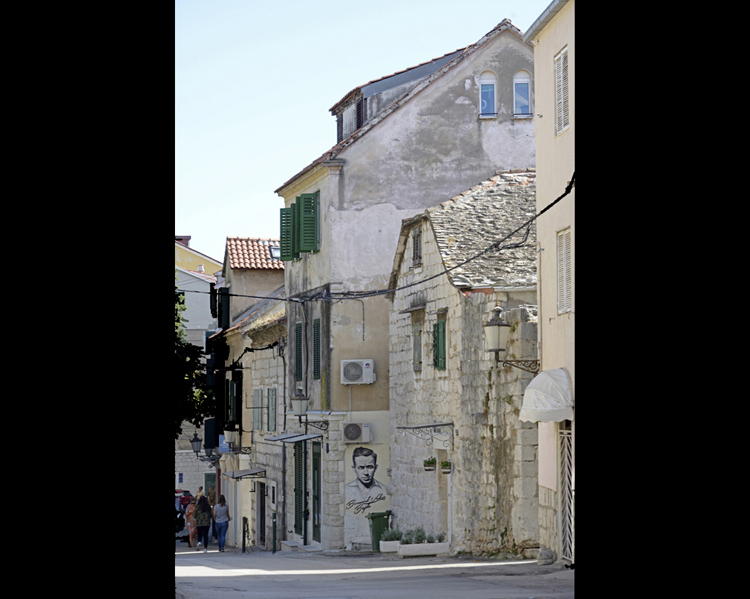mmarkatos's tweet photo. A tribute to soccer legend Bajdo Vukas
https://t.co/OHkJQX7Z3K #splitcroatia #croatia #croatiatravel #croatiaphotography #soccer #photographybymariasavidis
#streetart #streetartphotography #wallpainting #mural #muralart #streetphotography #travelphotography #bajdo #travelgram https://t.co/rR7kktq6ki