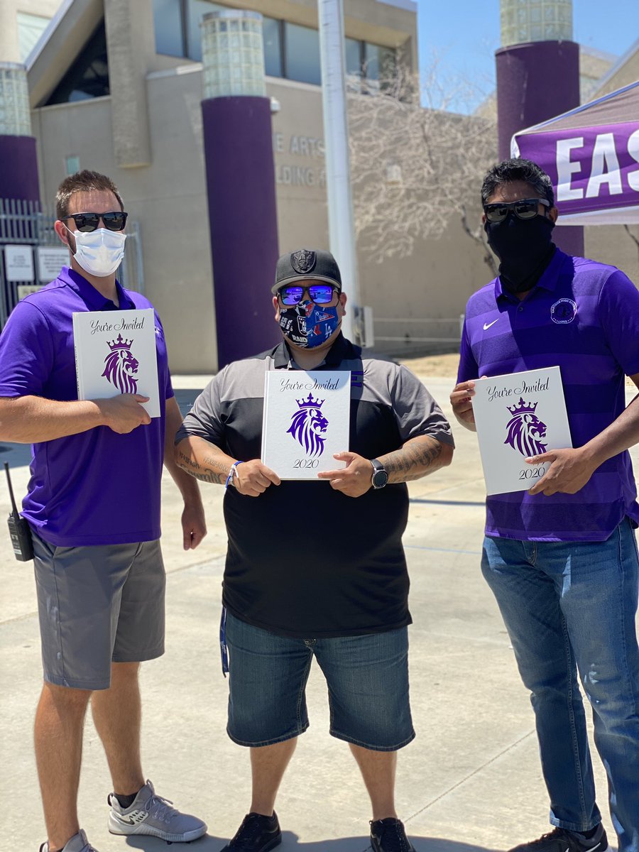 AdvisorEhs's tweet photo. Yearbooks are in! Come pick yours up at the roundabout, we’ll be here until 2
🦁💜🦁🖤 https://t.co/HSsS9WPP0c