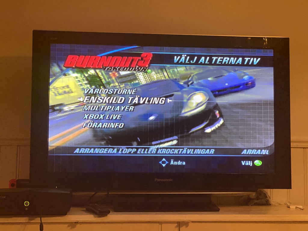 hallquist's tweet photo. @WestlundMattias @Fyrfarsan Kopplade just in Xbox original på landet. Senaste sparfilen i Burnout 3 var från 2007 😂 Må det nu regna resten av sommaren! https://t.co/rMmlyaLcUk