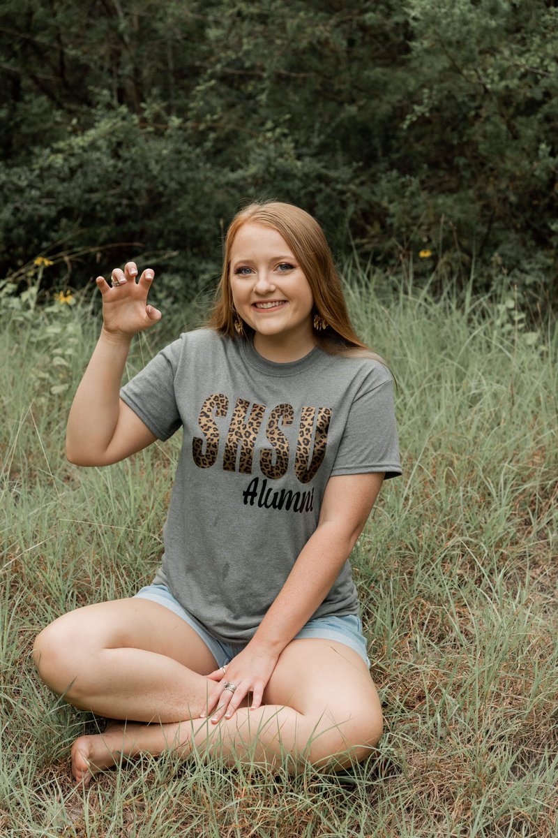 kinley__'s tweet photo. A College Graduate🧡🧡 https://t.co/yxBTxtNyfc