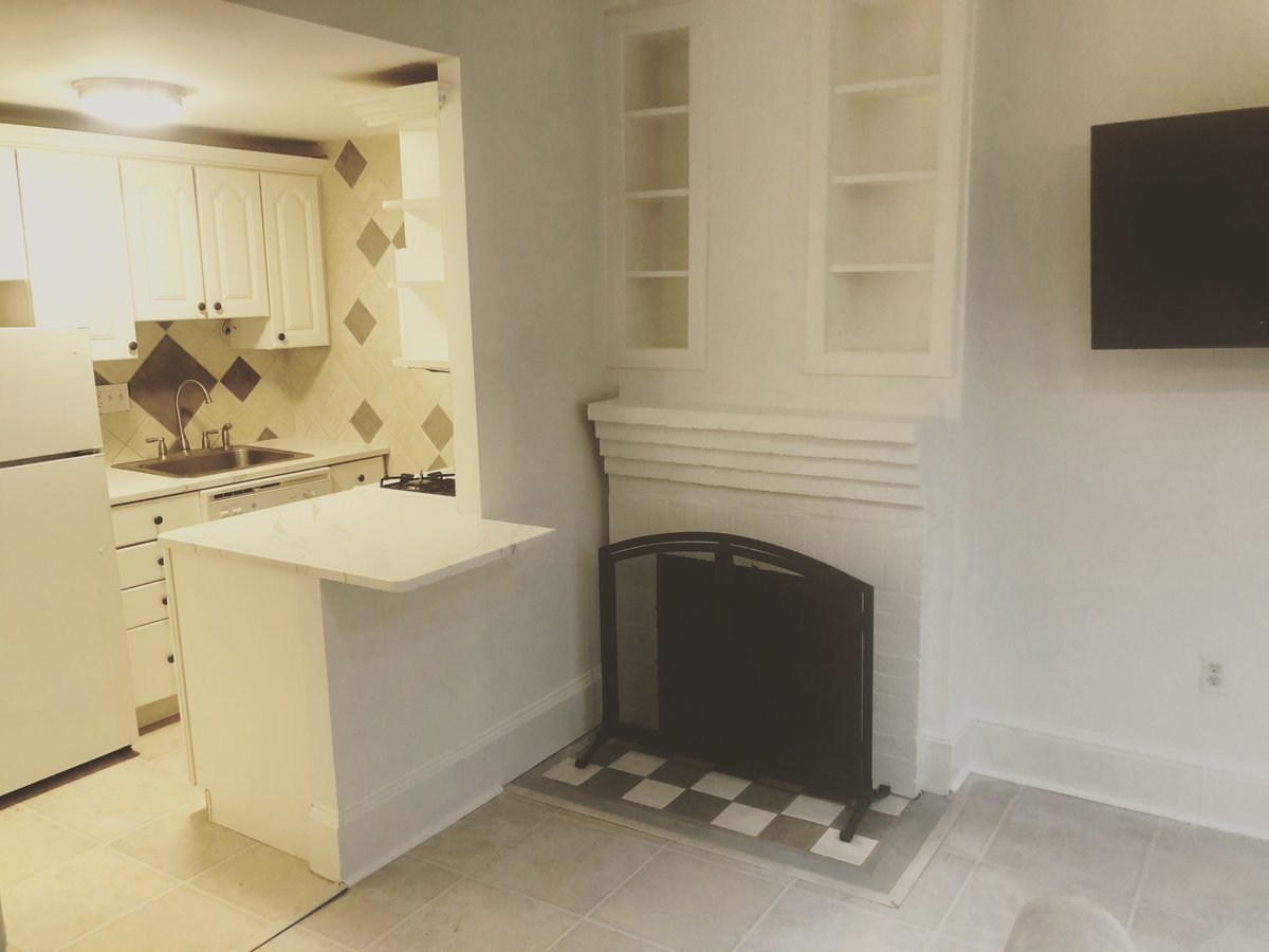 charlesgate's tweet photo. FOR RENT: Newly updated 1 bed, 1 bath in Back Bay! New quartz countertops, freshly painted, and other updates! Move-in ready, available now. $2,250/mo.

Contact Matt for more details and to schedule a showing: https://t.co/7Ajo0tcgXg https://t.co/hAM3TzLpyG