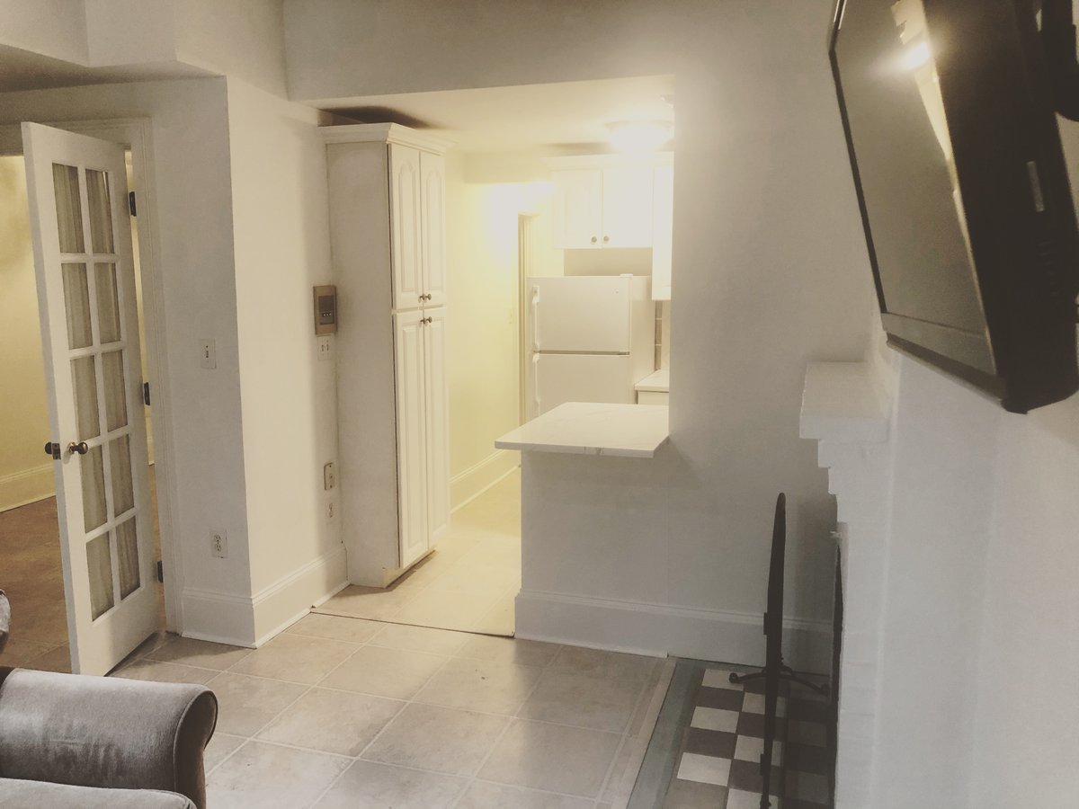 charlesgate's tweet photo. FOR RENT: Newly updated 1 bed, 1 bath in Back Bay! New quartz countertops, freshly painted, and other updates! Move-in ready, available now. $2,250/mo.

Contact Matt for more details and to schedule a showing: https://t.co/7Ajo0tcgXg https://t.co/hAM3TzLpyG