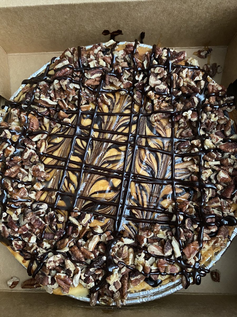 macyreeves19's tweet photo. If you haven’t tried a @PastelitosCo cheesecake you are 100% missing out! https://t.co/hjtr5RlrbS