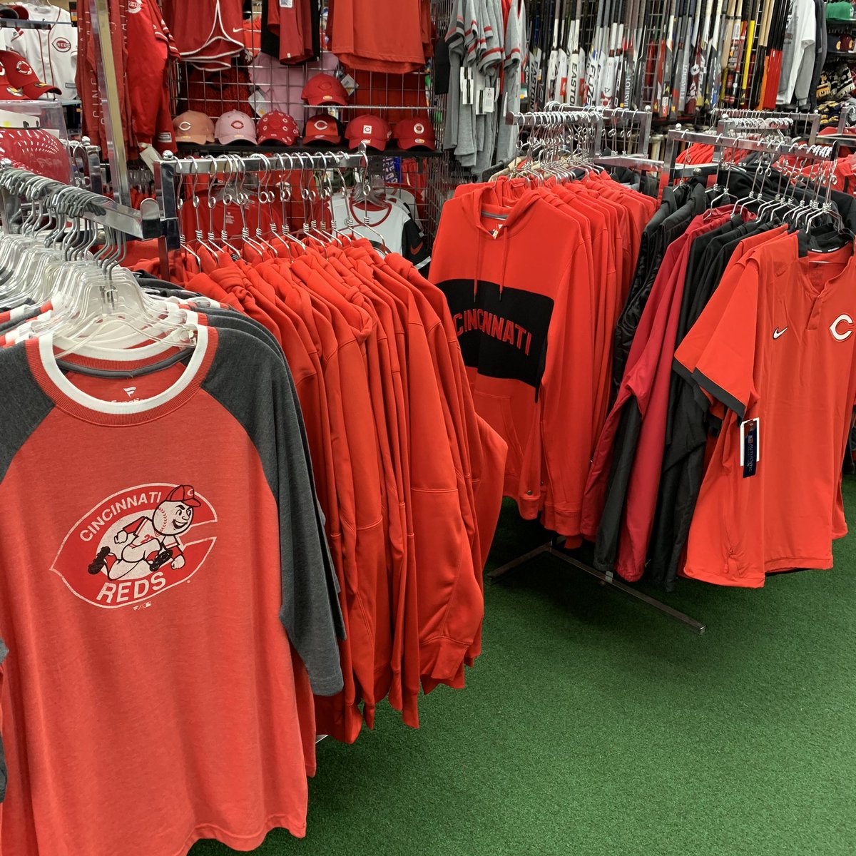 KochSports's tweet photo. Opening Day will be different this year but we remain your one stop shop for everything @Reds. Retweet for your chance to win a Reds gift pack!

(Winner chosen tues. 7/21 @ 4:30PM. Must be following to be eligible more prizes TBA this week)

#OpeningDayFromHome #OpeningDayAtKochs https://t.co/cVGnQuriKq
