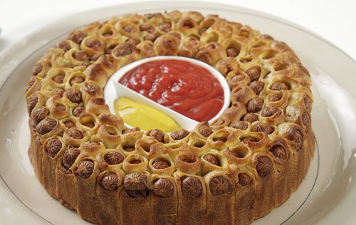 Kevenlaw's tweet photo. @DuncanDucky @surfwagen @JulietSear_ This was the one that #JulietSear made on Sunday 🤗😊🤗 Hers was also a lot bigger than mine 😊 #BeautifulBaking #Baking #Foodie https://t.co/PfdEEhjVfI