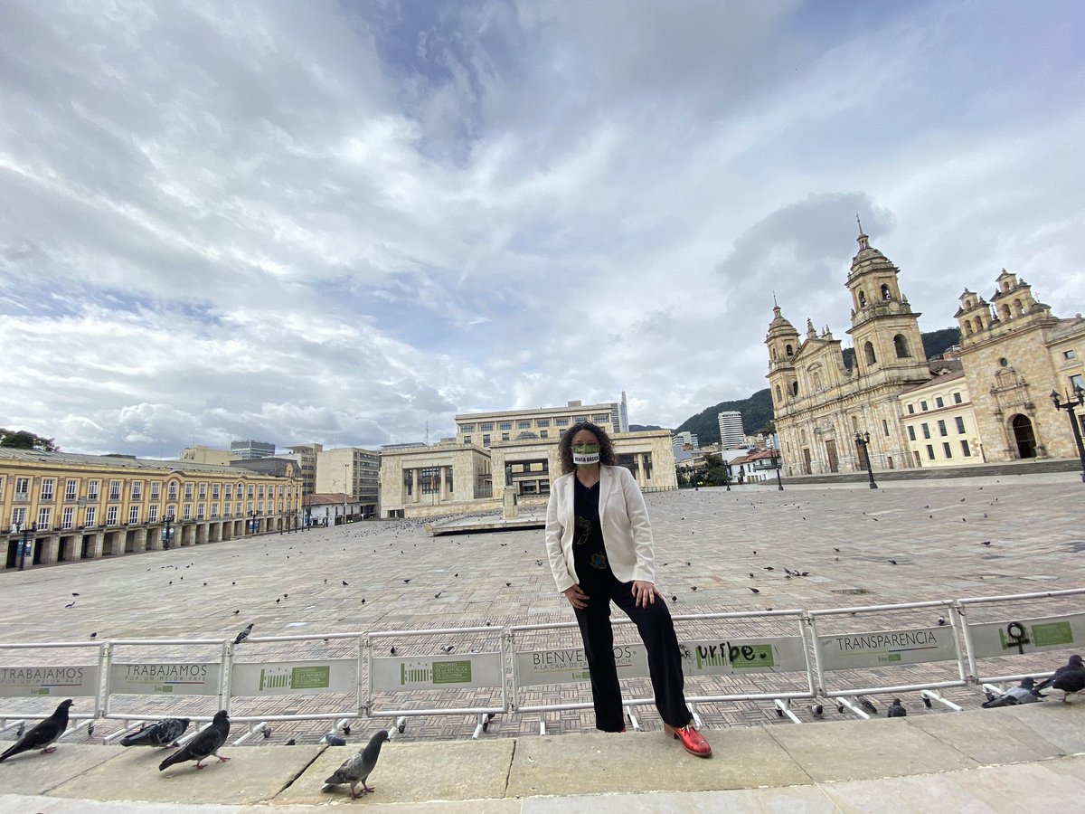 AngelicaLozanoC's tweet photo. Extraño mundo impuso la pandemia.
Instalación de la tercera legislatura del congreso. 

Menos de 50 congresistas presentes en el salón Elíptico. El resto por internet. https://t.co/JviFnMrVev