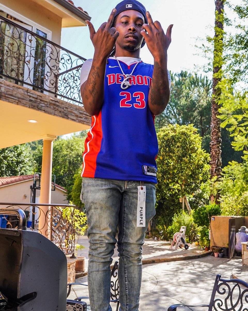 AintchuRizzy's tweet photo. We be fuckin LA up☔️🐕 #IUR https://t.co/u0Bb3kIiQ1