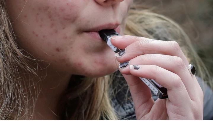 brentstafford's tweet photo. B.C. government's strict new rules on vape products coming into force this summer | Curated on - https://t.co/Ys6rU2WkeX #VAPINGREGULATIONS #vaping https://t.co/VnCAaiEPjp