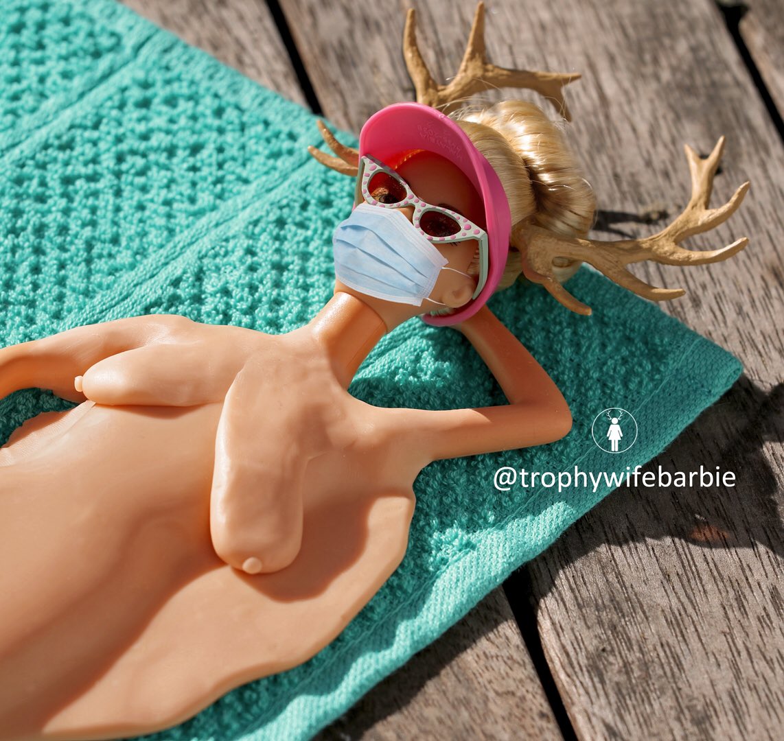 trophywifebarb's tweet photo. Not everything is going to be different this summer ☀️😷😎 https://t.co/Cmqhmg1Q99