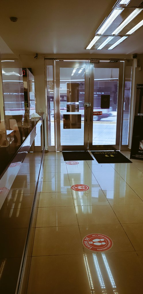 55Notaria's tweet photo. Trabajamos para que nuestras instalaciones sean seguras para nuestros colaboradores, clientes y visitantes #COVIDー19 #CuidemosTodosDeTodos https://t.co/T0PjlcTmAb