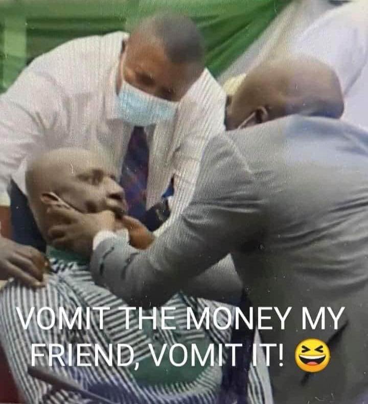 official_lant's tweet photo. Alaye give me my money... https://t.co/m1tnk0fflc