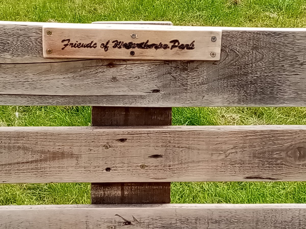waterthorpe's tweet photo. Thanks to Crystal Peaks Shopping Mall for dropping off a couple of old pallets for us to recycle into a bench. Our aim is to put 6 or so, around the park so that more people can enjoy Waterthorpe Park.
Please use them but leave them so others can. https://t.co/pNZDoC4HHV