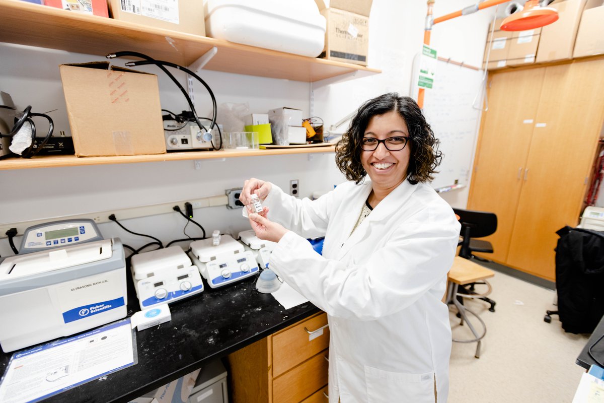 mtu_engineering's tweet photo. Cancer #metastasis and #wound healing. Opposite sides of the same coin? Find out tonight at 6pm EST from Dr. Smitha Rao @michigantech. Her tenacious research team develops biomedical #microdevices from electrospun fibers. #Engineering #nano https://t.co/ejvlRC0yNN #mtubound #STEM https://t.co/Vsep1Y96uW