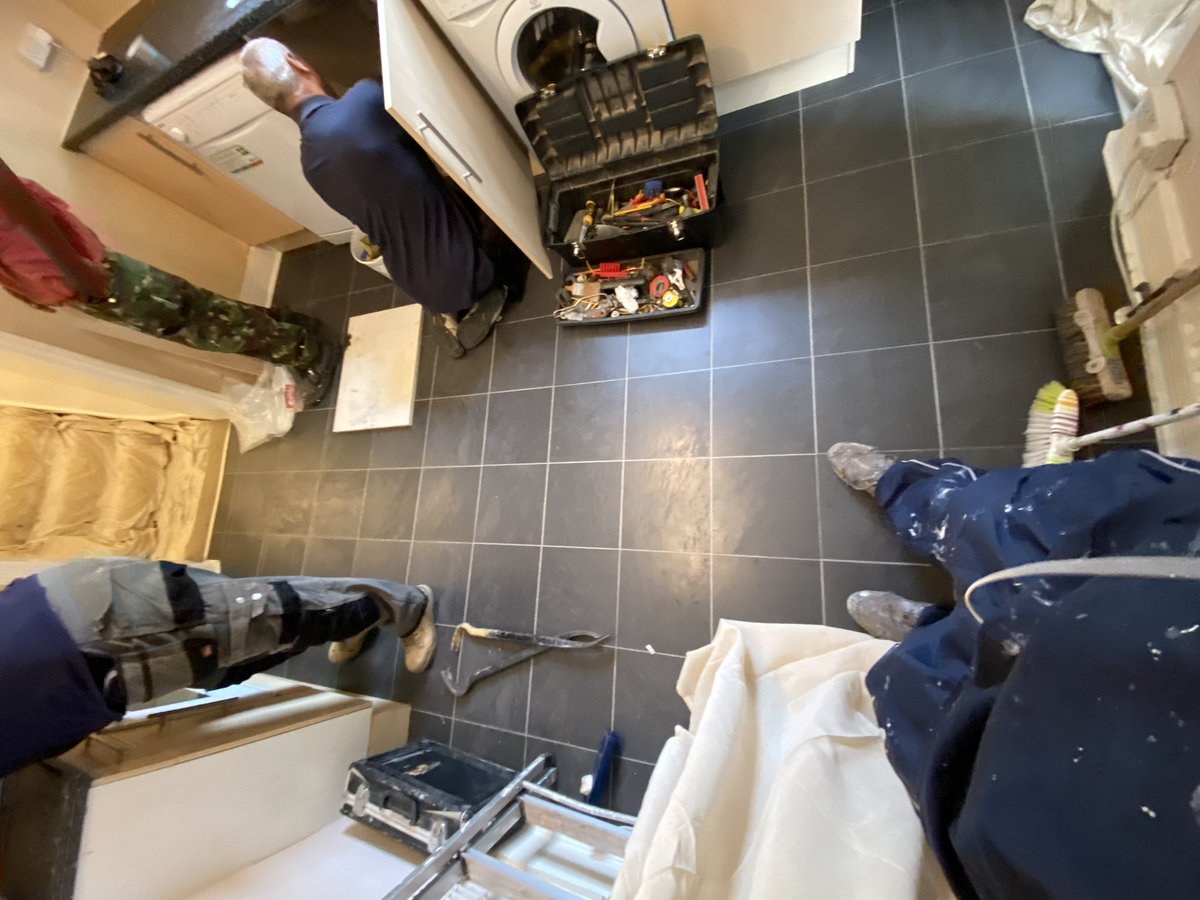 fast_builders's tweet photo. Before and after on a kitchen we ripped out for a client , full refurbishment due after other works 🕰 #construction #kitchen #buliders. https://t.co/hkj8P5F9Ur