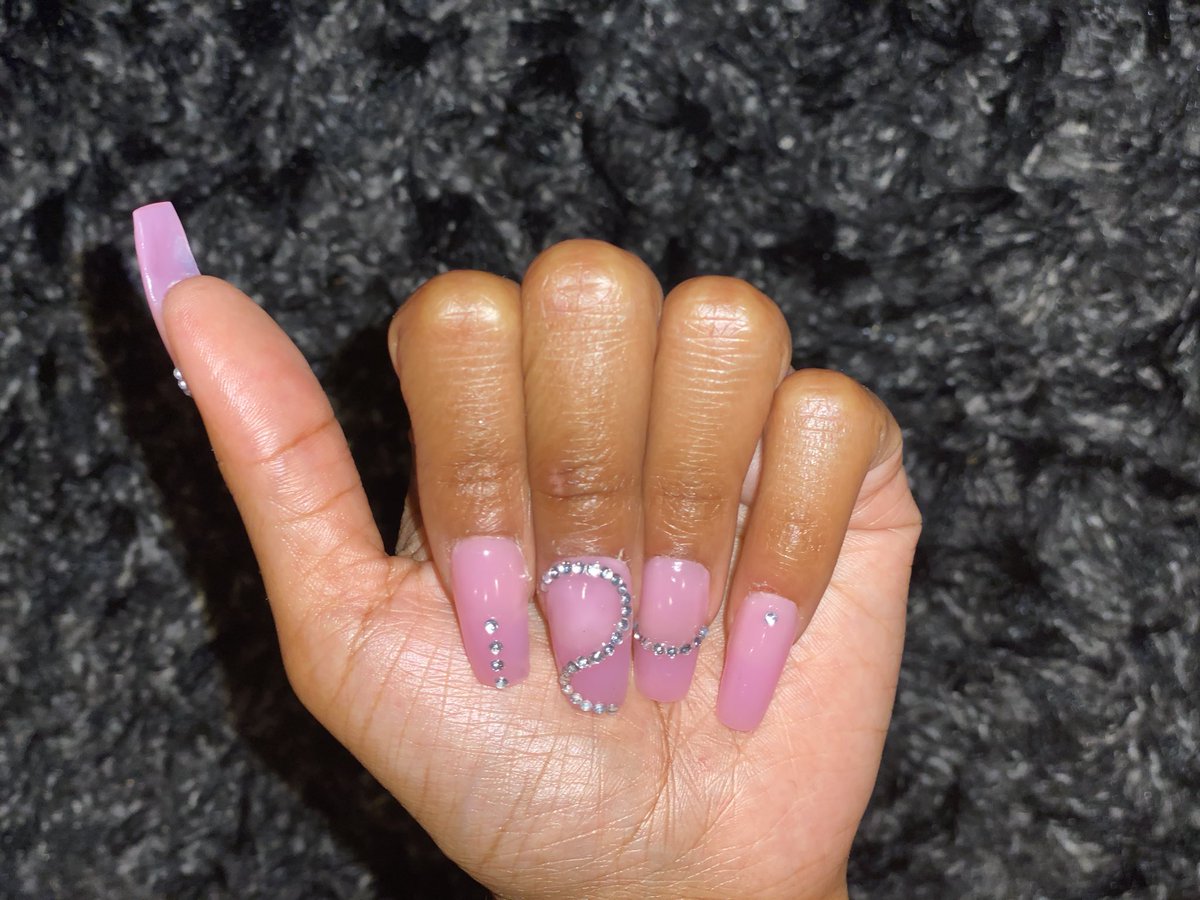 danihourglass's tweet image. I get a new hobby every week 💅🏾✨ #firstset