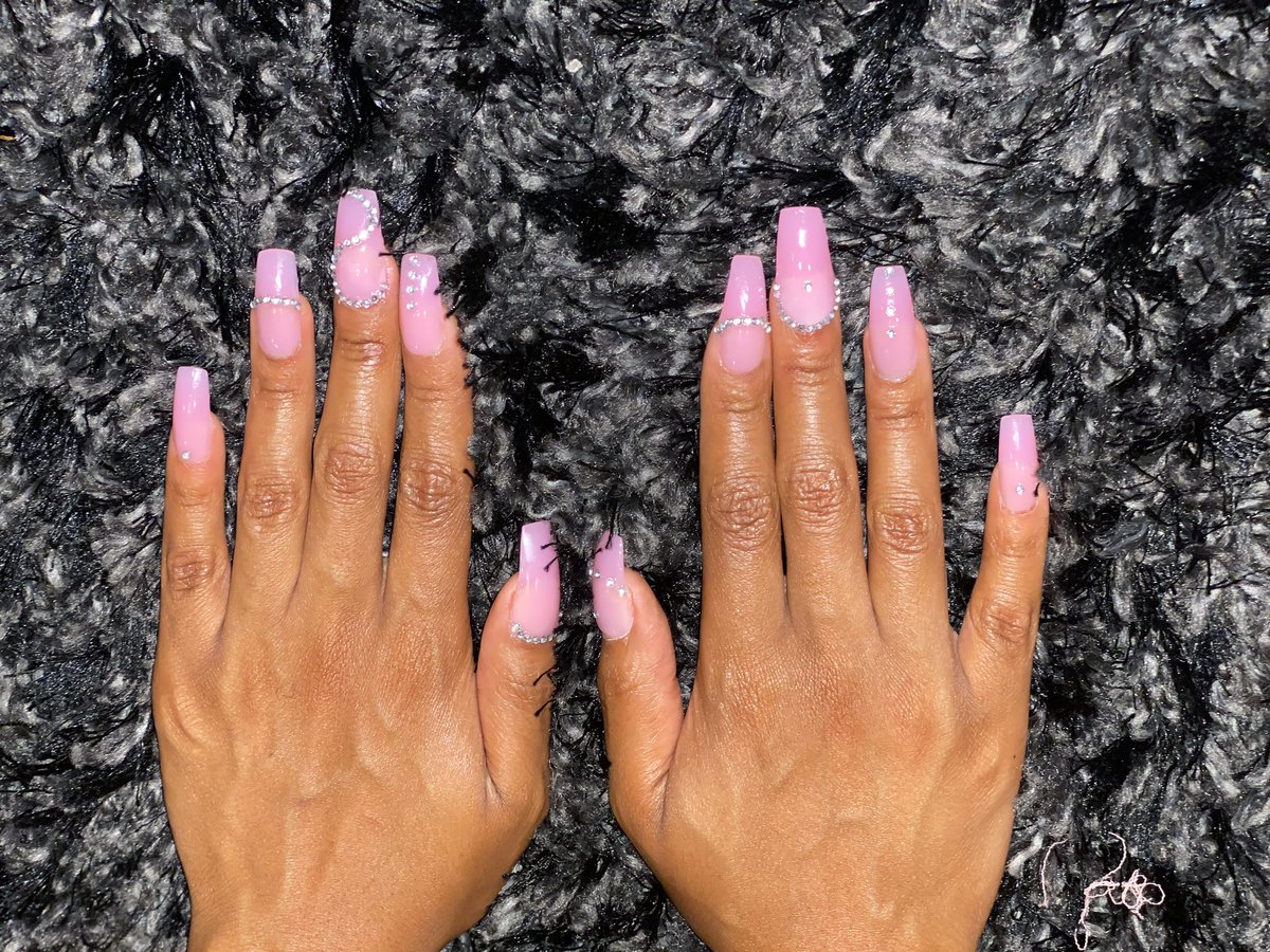 danihourglass's tweet image. I get a new hobby every week 💅🏾✨ #firstset