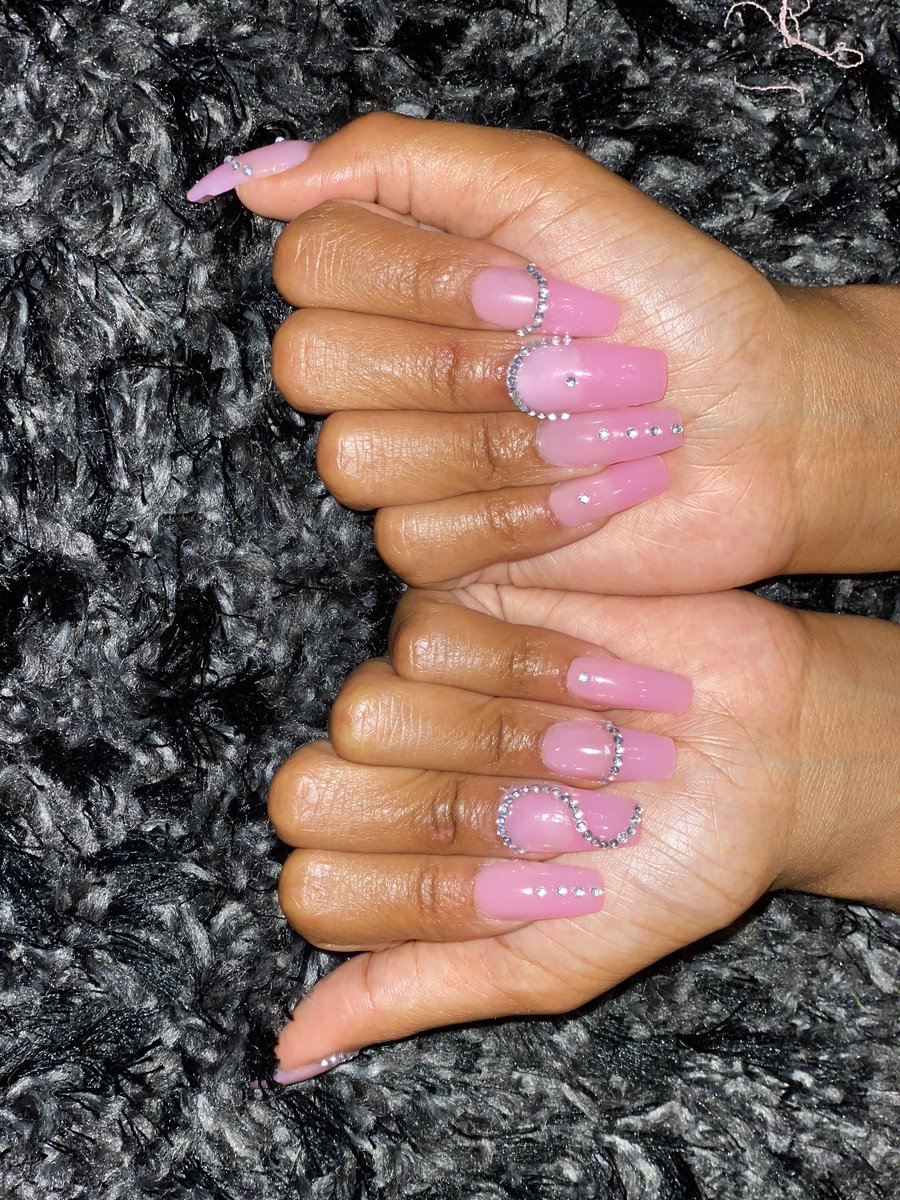 danihourglass's tweet image. I get a new hobby every week 💅🏾✨ #firstset